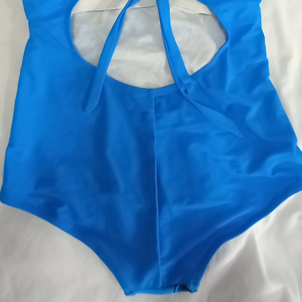 Hailing Swimsuit - Picture 4 of 7